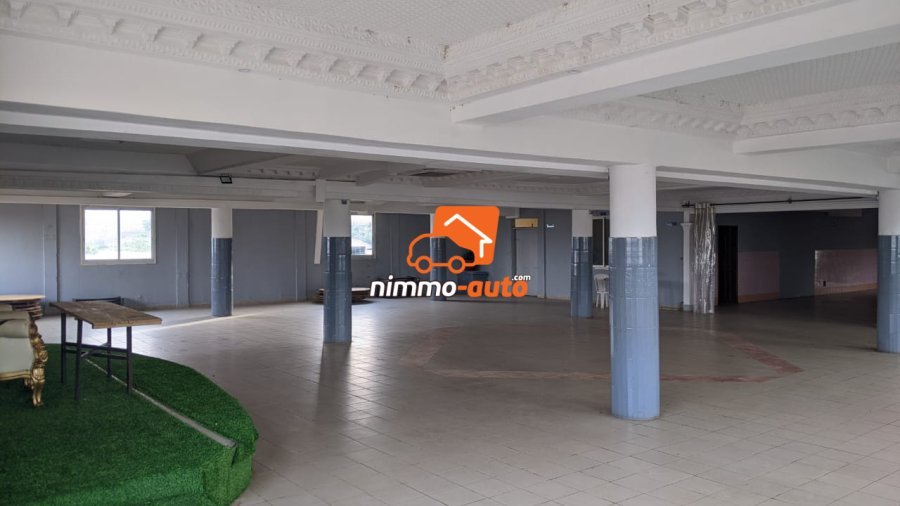 MAGNIFIQUE ET GRANDE SALLE DE FETE A NSAM