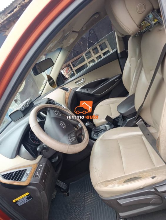 LOCATION HYUNDAI SANTA FE
