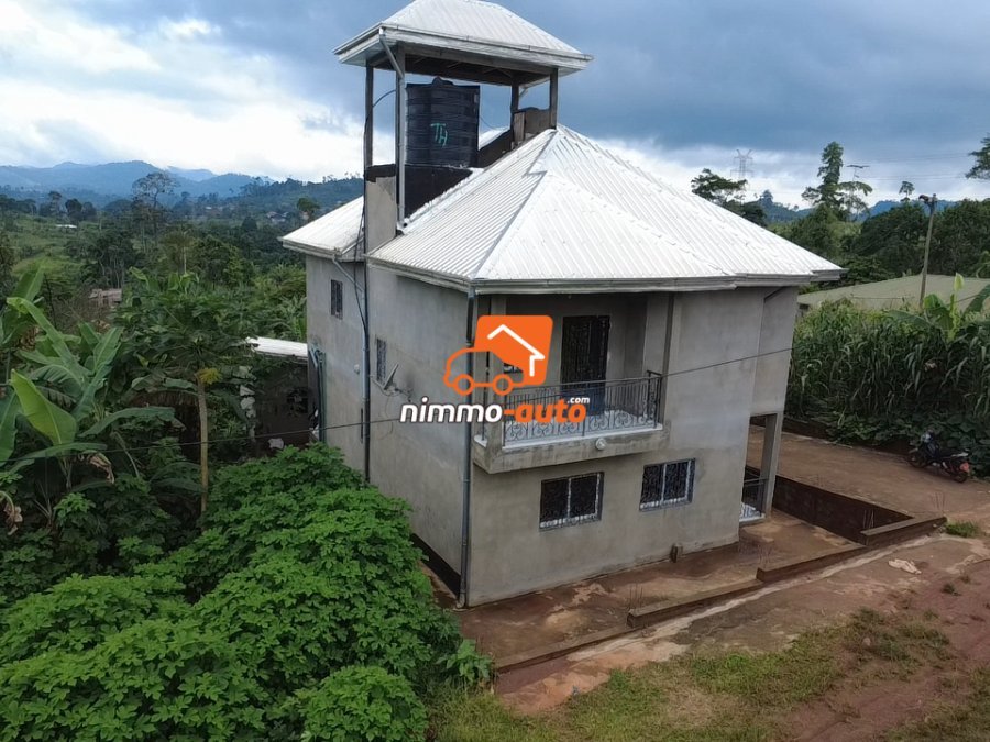 MAGNIFIUE DUPLEX   A VENDRE A NKOLBISSON