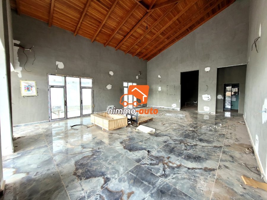 Magnifique Villa de 1000m² Type Americain à vendre au Parcours Vita