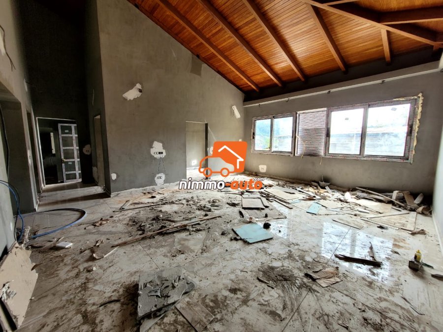Magnifique Villa de 1000m² Type Americain à vendre au Parcours Vita
