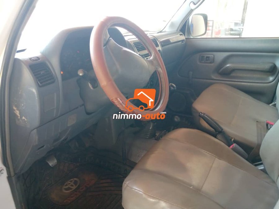 PRADO POUR SAFARI A LOUER DANS LA VILLE DE YAOUNDE