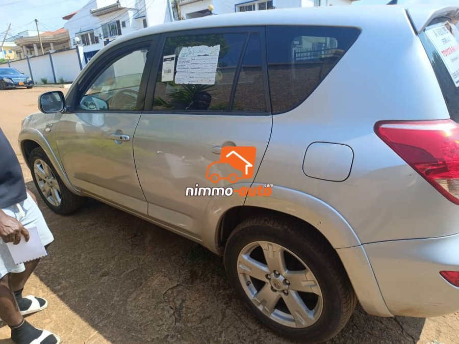 MAGNIFIQUE RAV 4 A LOUER A YAOUNDE