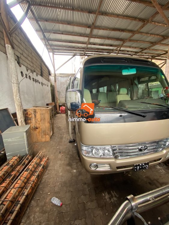 COASTER A LOUER DANS LA VILLE DE DOUALA