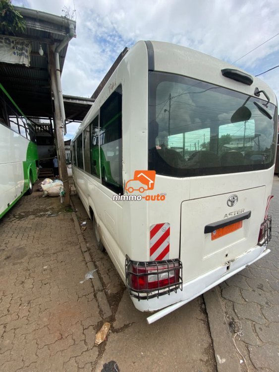 COASTER TOYOTA A LOUER DANS LA VILLE DE DOUALA
