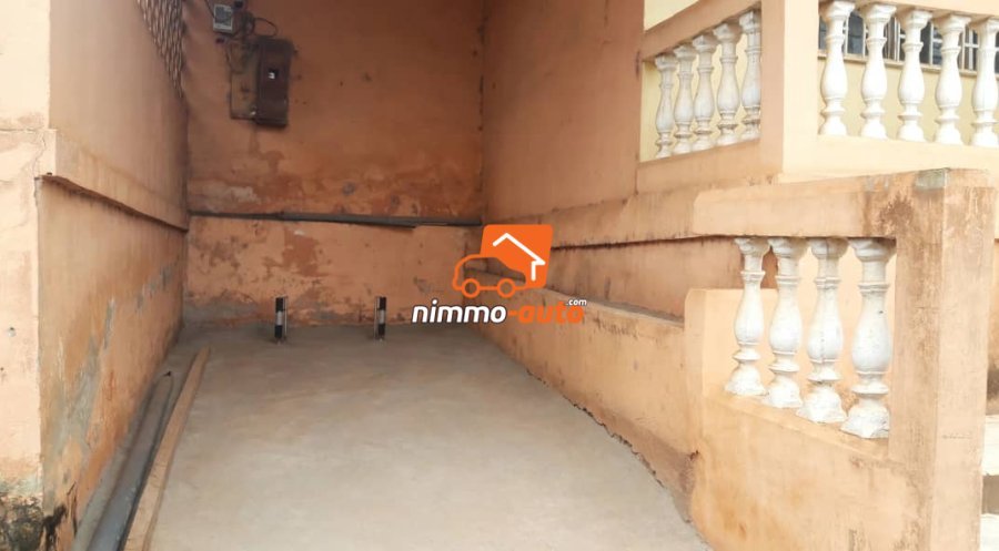 TRES BELLE VILLA  A LOUER A YAOUNDE MIMBOMAN