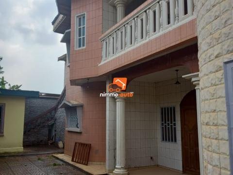 Duplex à louer à Odza