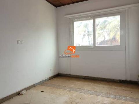 Appartement moderne staffé situé à biyem assi