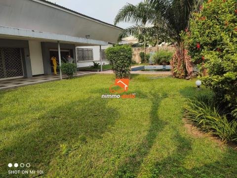 Duplex à louer à Bonapriso