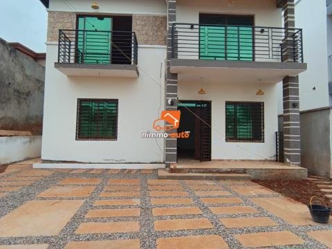 duplex/villa nouvellement construit à odza