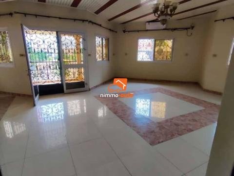 Très grand duplex moderne haut standing à louer à Emana