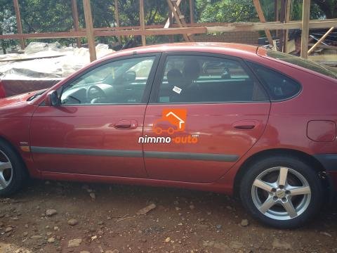 Toyota avensic 2002 manuelle (T&Y)