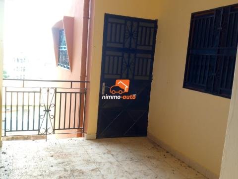 Appartement a louer a carrefour kameni