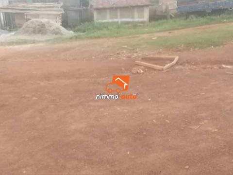 Terrain commercial à vendre à Olembe