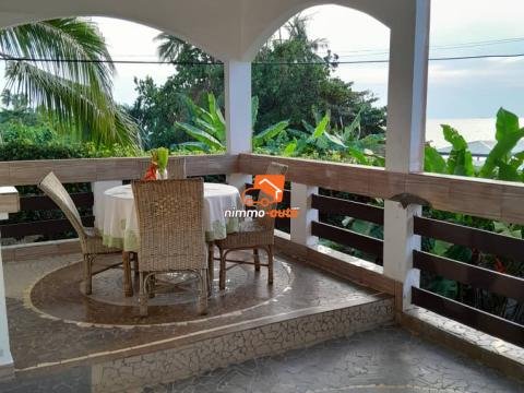 Appartement meublé 3 chbres à louer à Kribi Mahalet en bordure de plage