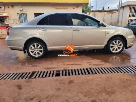 Toyota Avensis tête de Cochon Berline hyper clean