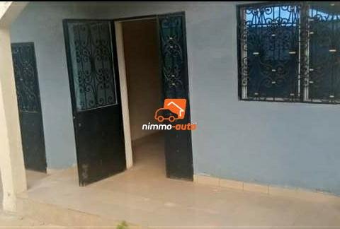 Appartement à louer à Awae escalier