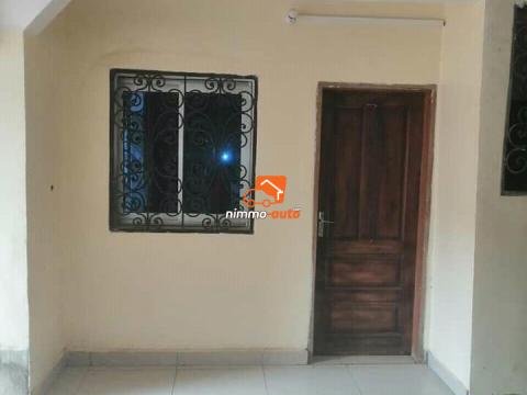 Studio moderne à louer à Entrée Simbock