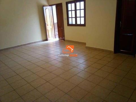 Appartement à louer a Mendong.