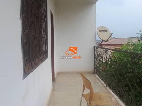 Appartement moderne à louer à Efoulan