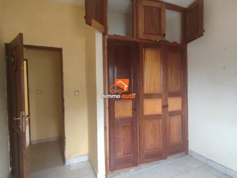 Appartement moderne à louer à Odza entre Auberge Bleue et petit marché