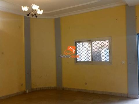 Appartement moderne bien propre à louer à Kotto