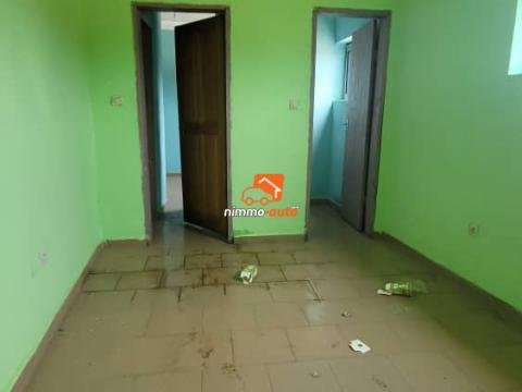 Studios modernes staffés partout à louer à Biyemassi Lac