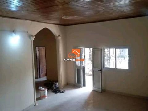 Appartement moderne bien propre à louer à Odza petit marché