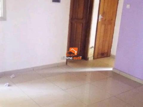 Vaste studio moderne à louer à Ngousso