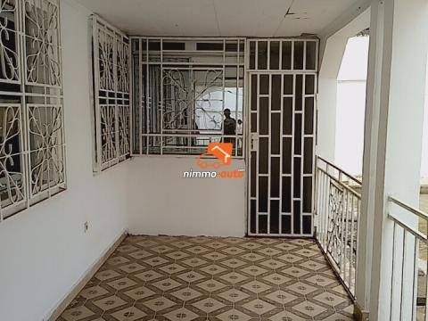 Une magnifique villa à louer à Bastos