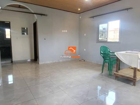 Appartement nouvellement construit à Nsimeyong