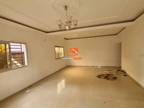 Duplex à louer à Odza borne 12