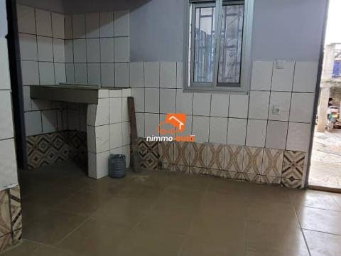 Studio moderne avec cuisine américaine à louer à Nsimeyong