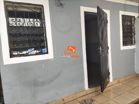 Incroyable chambre moderne à louer à Nsimeyong terre rouge