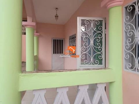 Très beau duplex haut standing à louer situé à Simbock