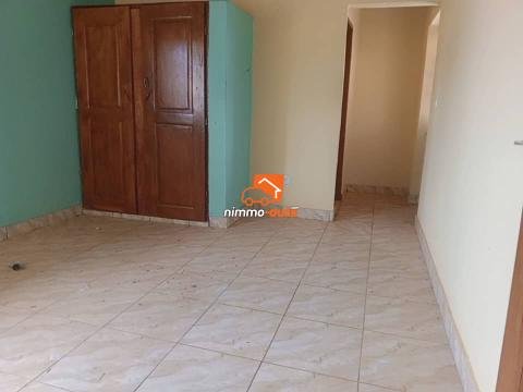 Appartement moderne bien spacieux à louer à Emana