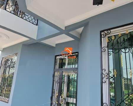 Très grand et beau duplex à louer à Odza terminus