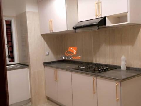 Appartement ultra moderne nouvellement construit à louer à Titi garage