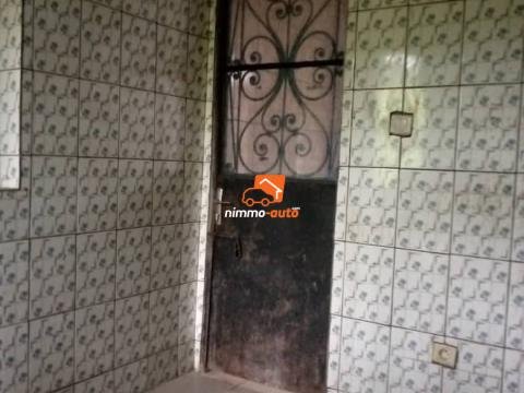 A studio to let in  Village