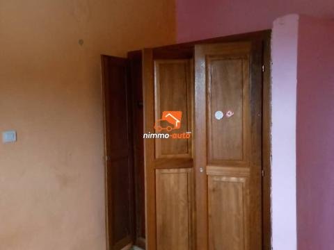 Studio moderne à louer à Olembé