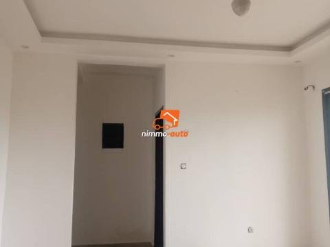 Luxueux et spacieux appartement moderne à louer à Logpom