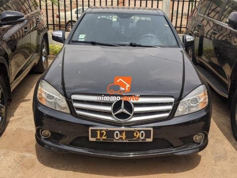 Mercedes Classe C à louer à Yaoundé et hors ville