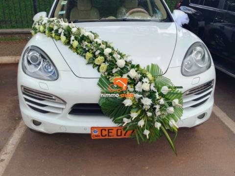 Magnifique porsche de luxe intérieur cuir à louer pour vos cérémonies