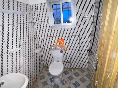 Très beau et grand studio à louer à Emana