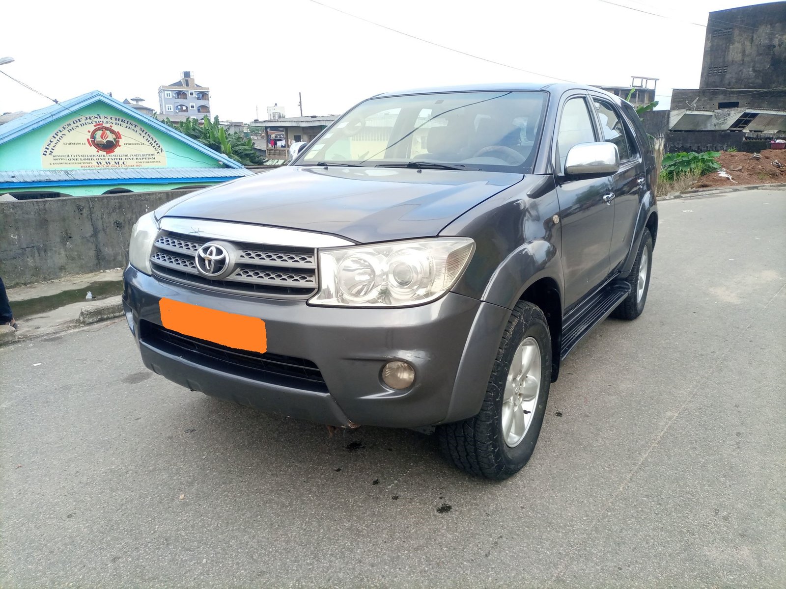 Toyota Fortuner 2012