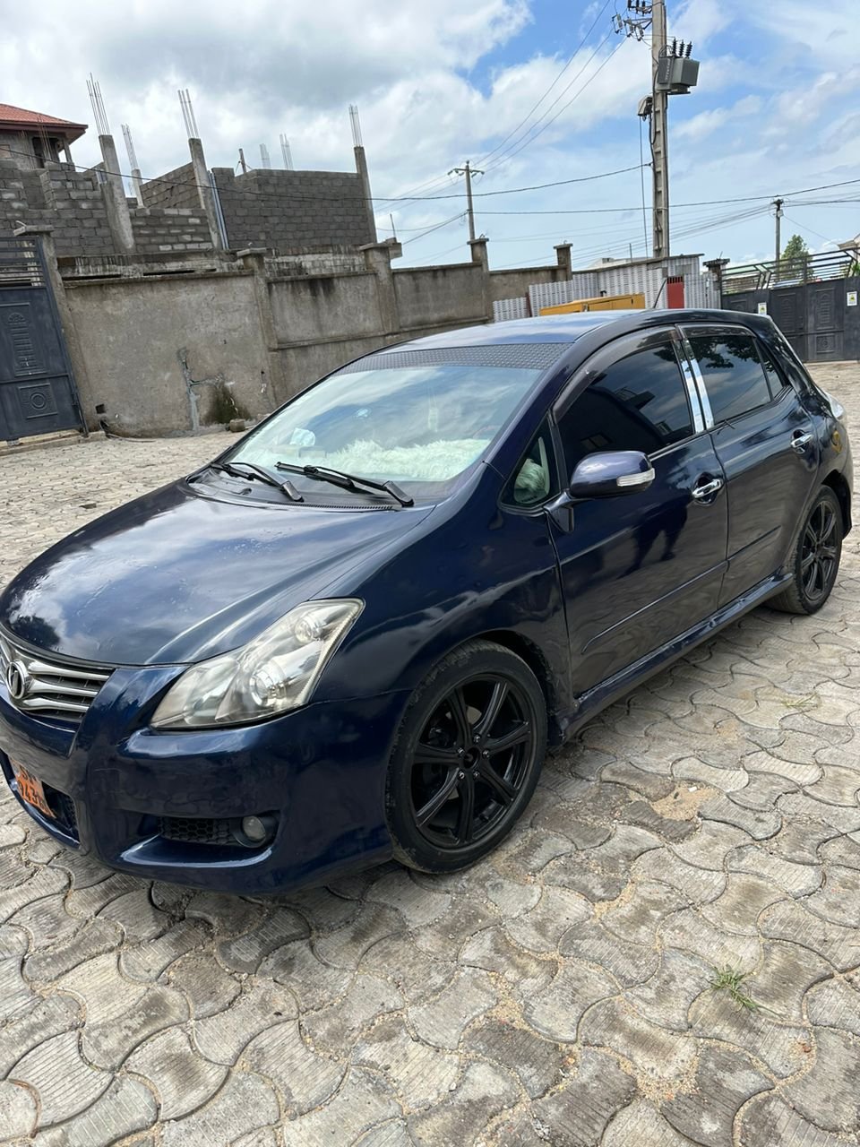 Toyota blade à vendre à Buea