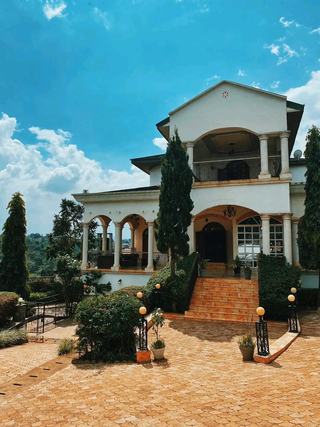 Villa meublées à louer à Yaoundé Nkolfoulou