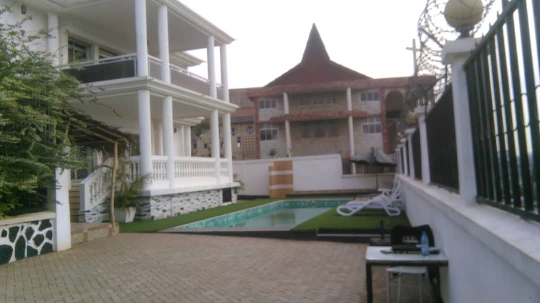 Villa meublée à louer à Nlongkak