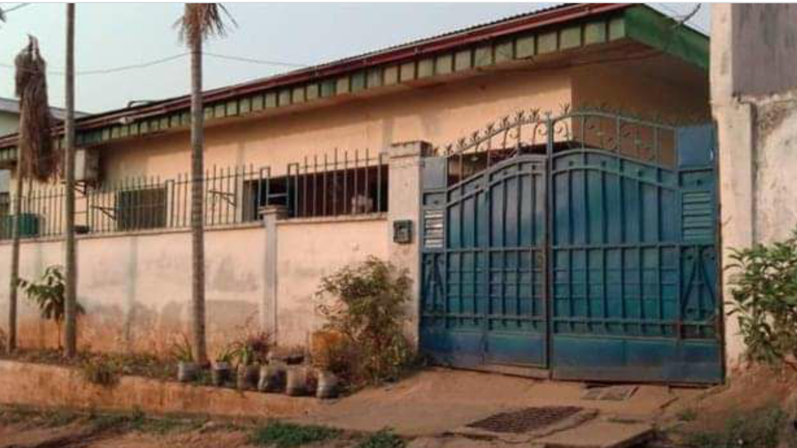 Maison à vendre à Biyem assi lycée