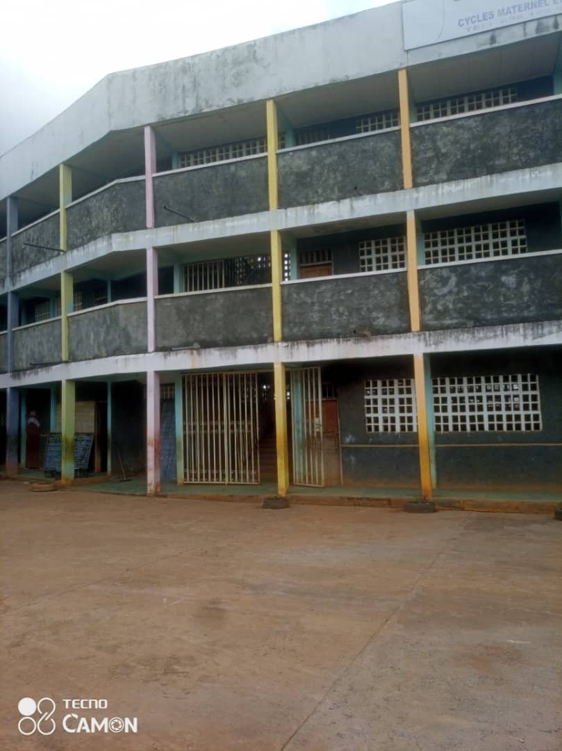 Très grande école primaire et maternelle à vendre à Ydé-NKOZOA